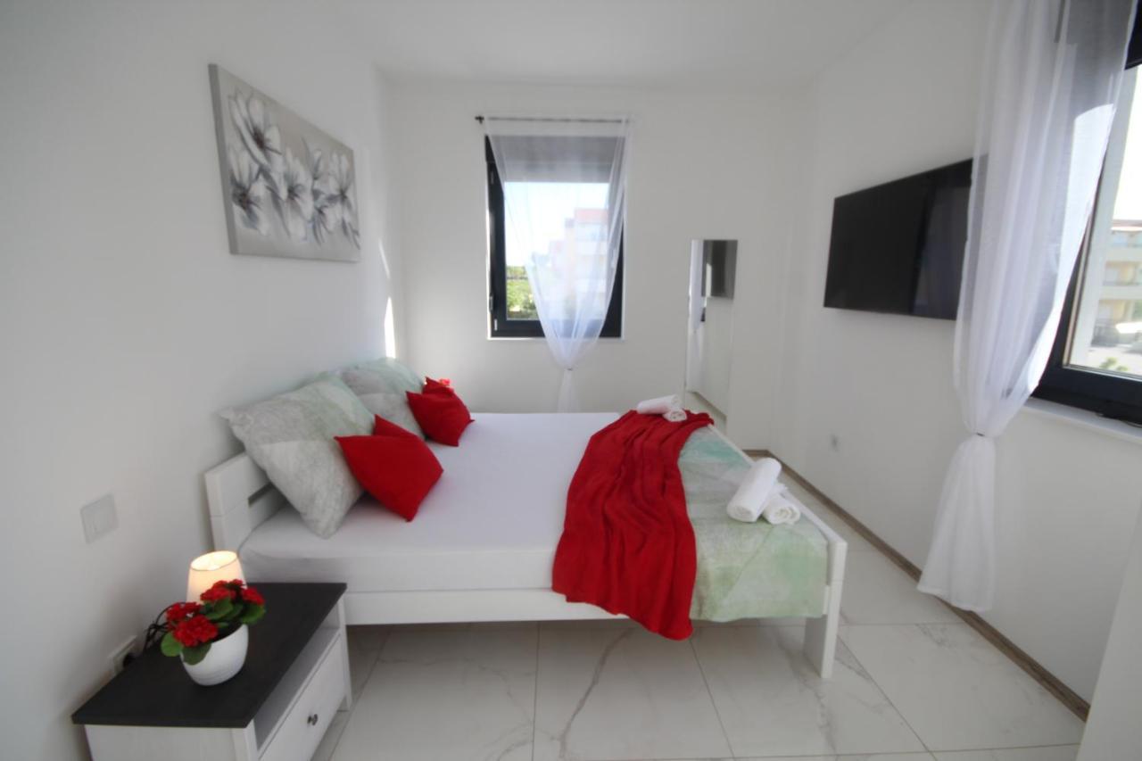 Villa Essenza - Luksuzne Kuce Za Odmor Vodice Eksteriør billede