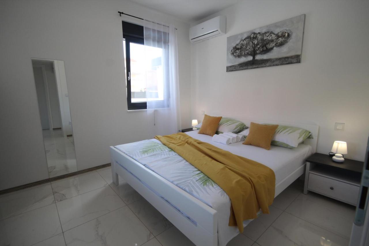 Villa Essenza - Luksuzne Kuce Za Odmor Vodice Eksteriør billede