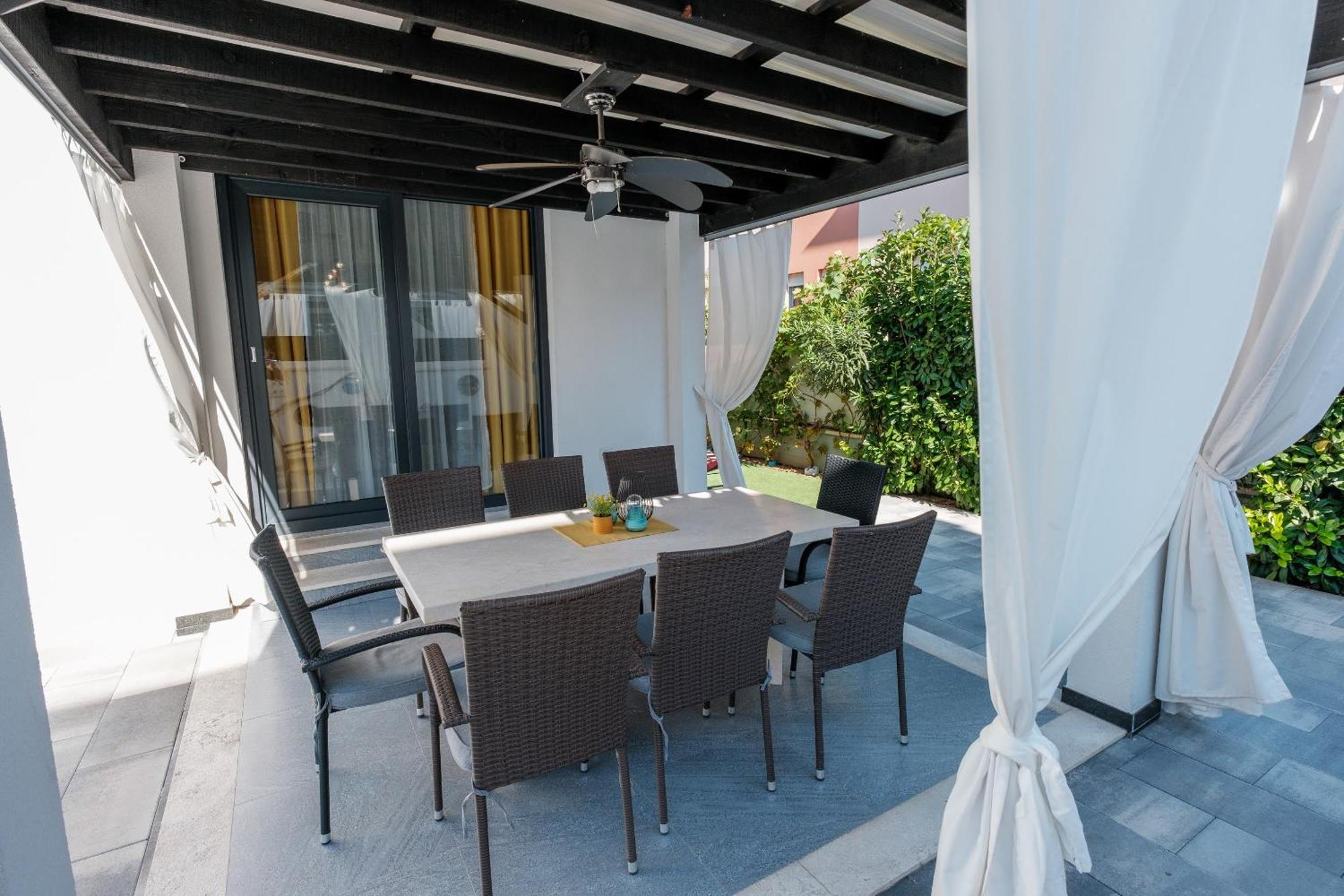 Villa Essenza - Luksuzne Kuce Za Odmor Vodice Eksteriør billede